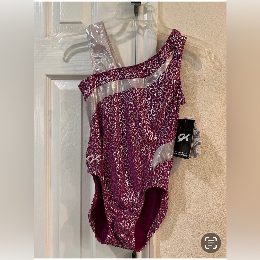 Women’s GK Leo size AM, new with tags. Color deep fuchsia and silver. - Picture 2 of 2